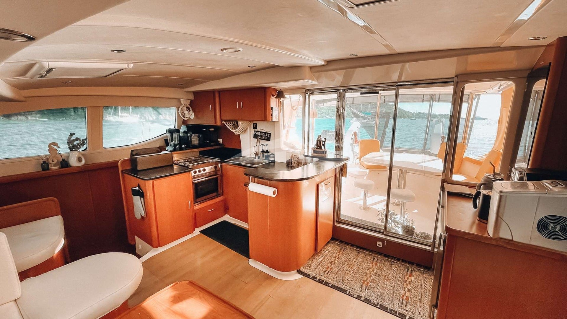 Galley and cockpit entry