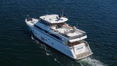 Massive flybridge to enjoy
