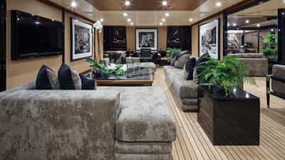 Motor Yacht TRIUMPH sky lounge