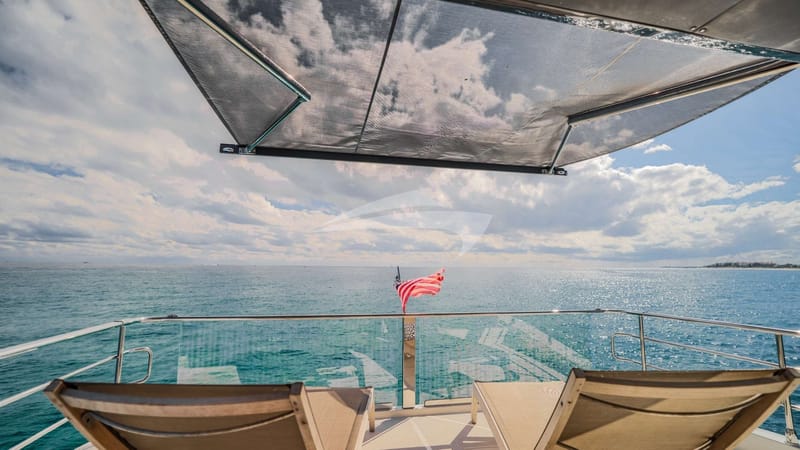 Flybridge Sunlounge
