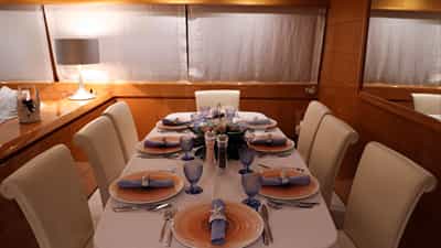 Main salon dining
