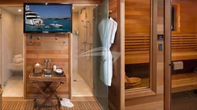 Steam, shower & sauna on the sundeck