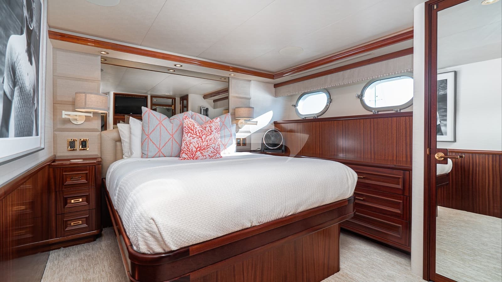 BETH ANN, photo from the yacht portfolio 26