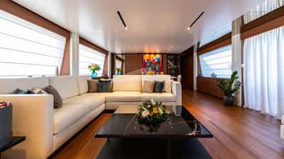 Main deck salon