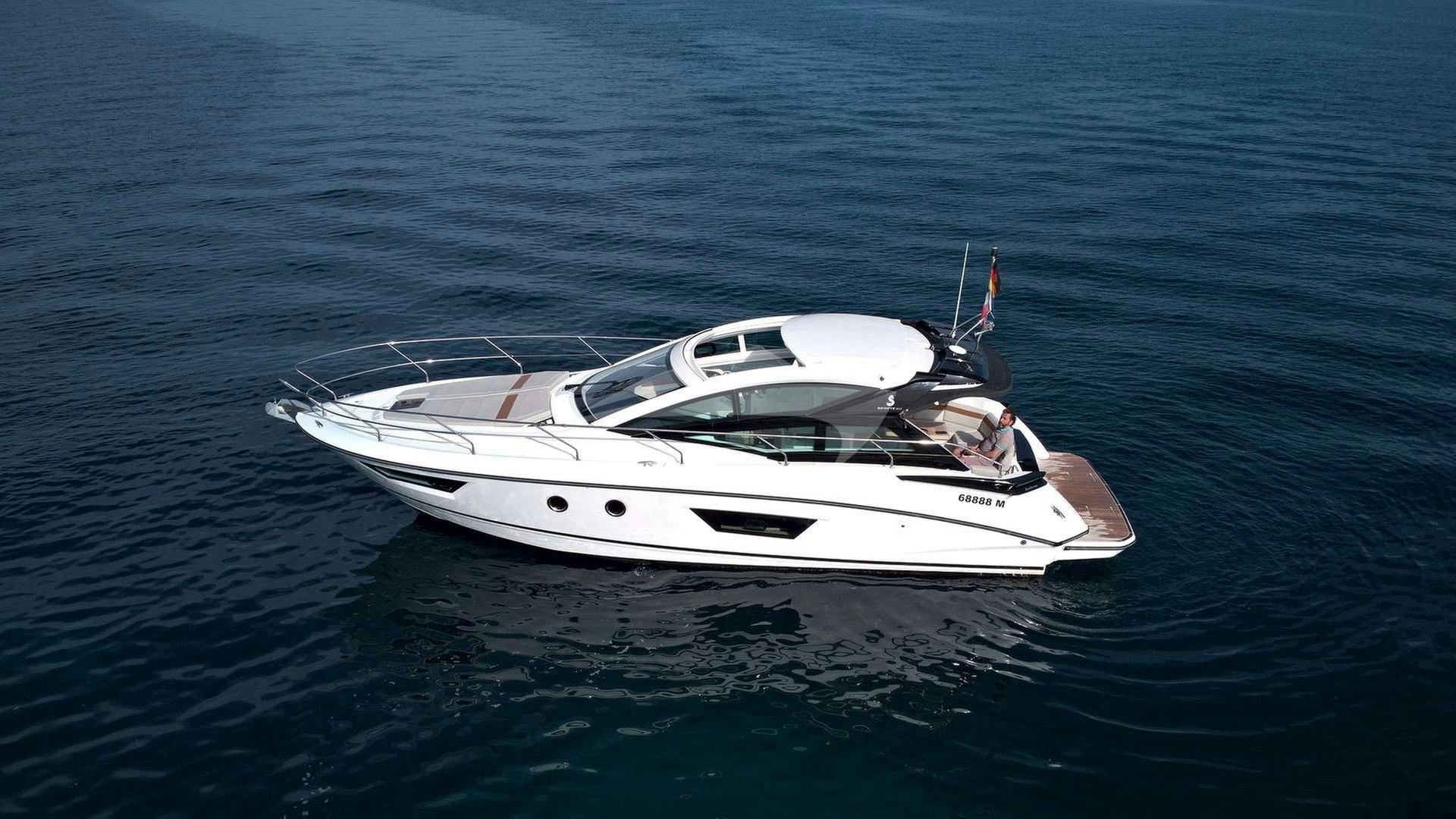 yacht 888
