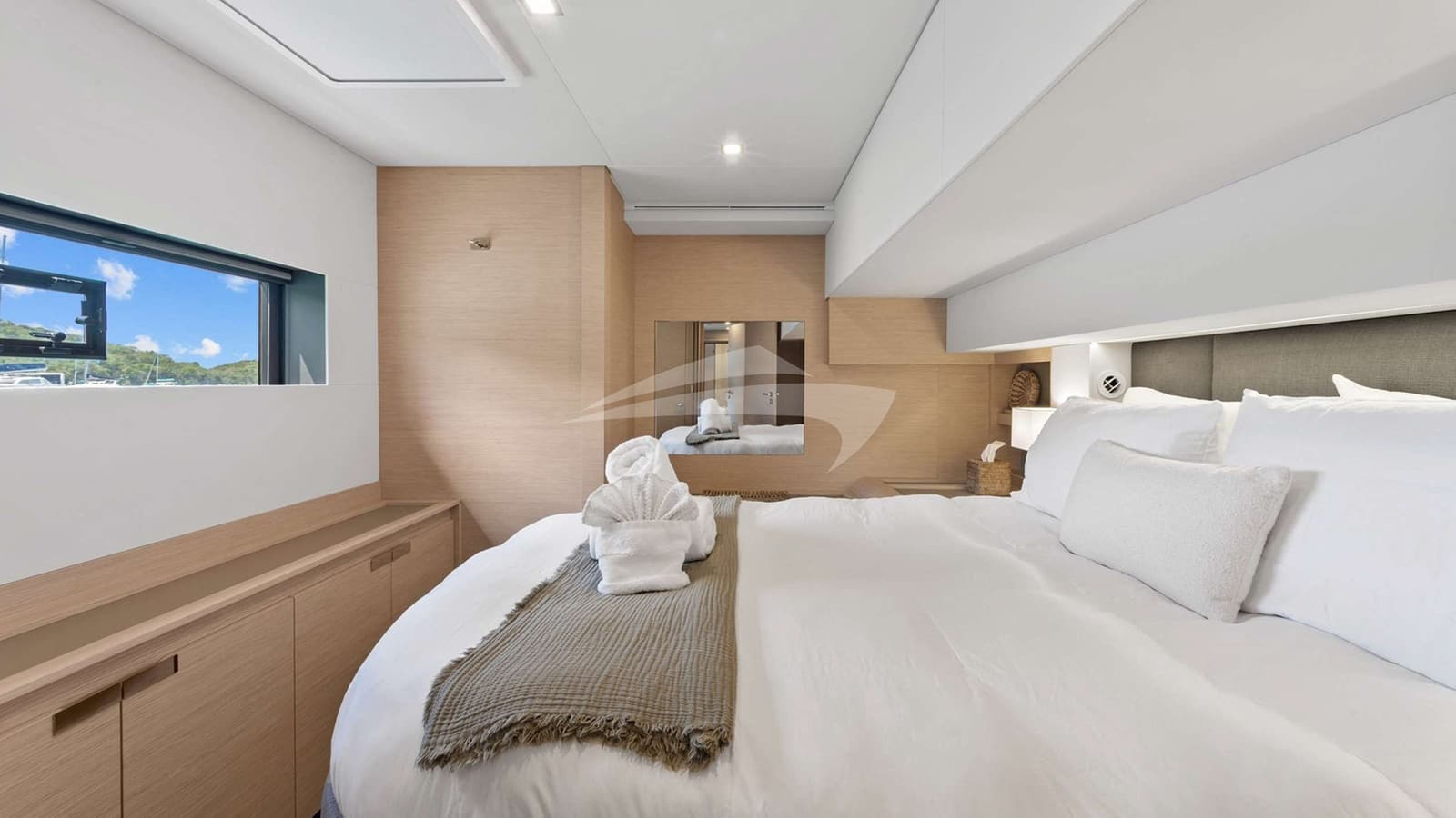 PLUS 10, photo from the yacht portfolio 16
