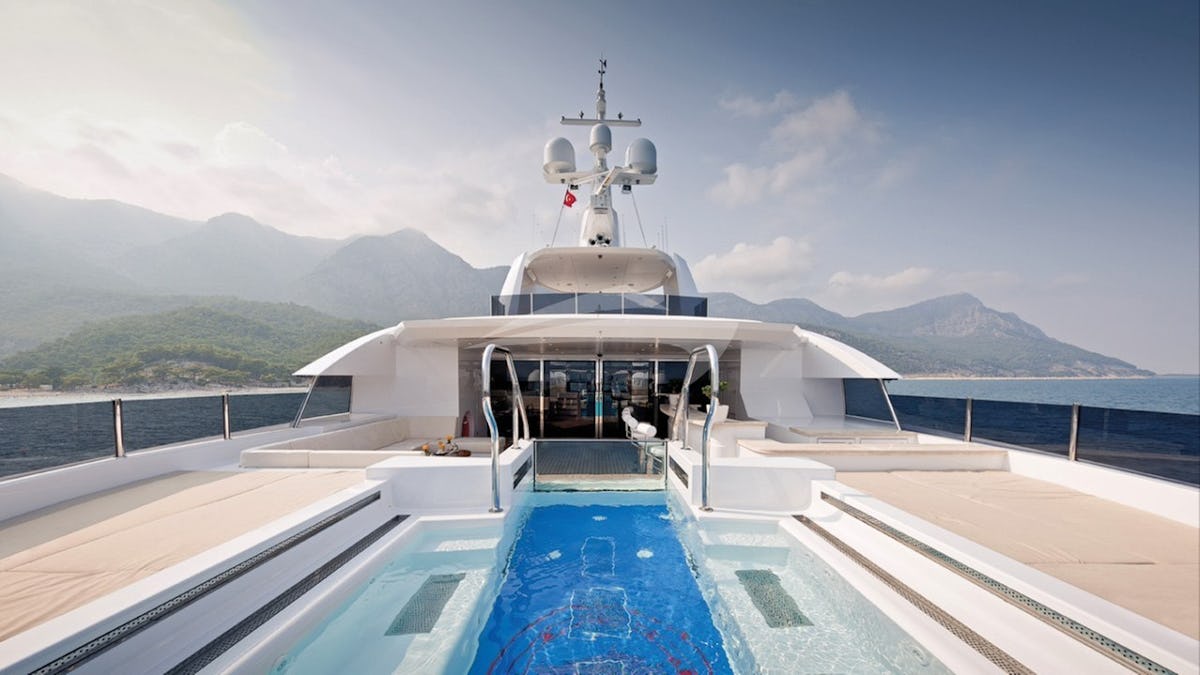 IRIMARI Yacht for Charter
