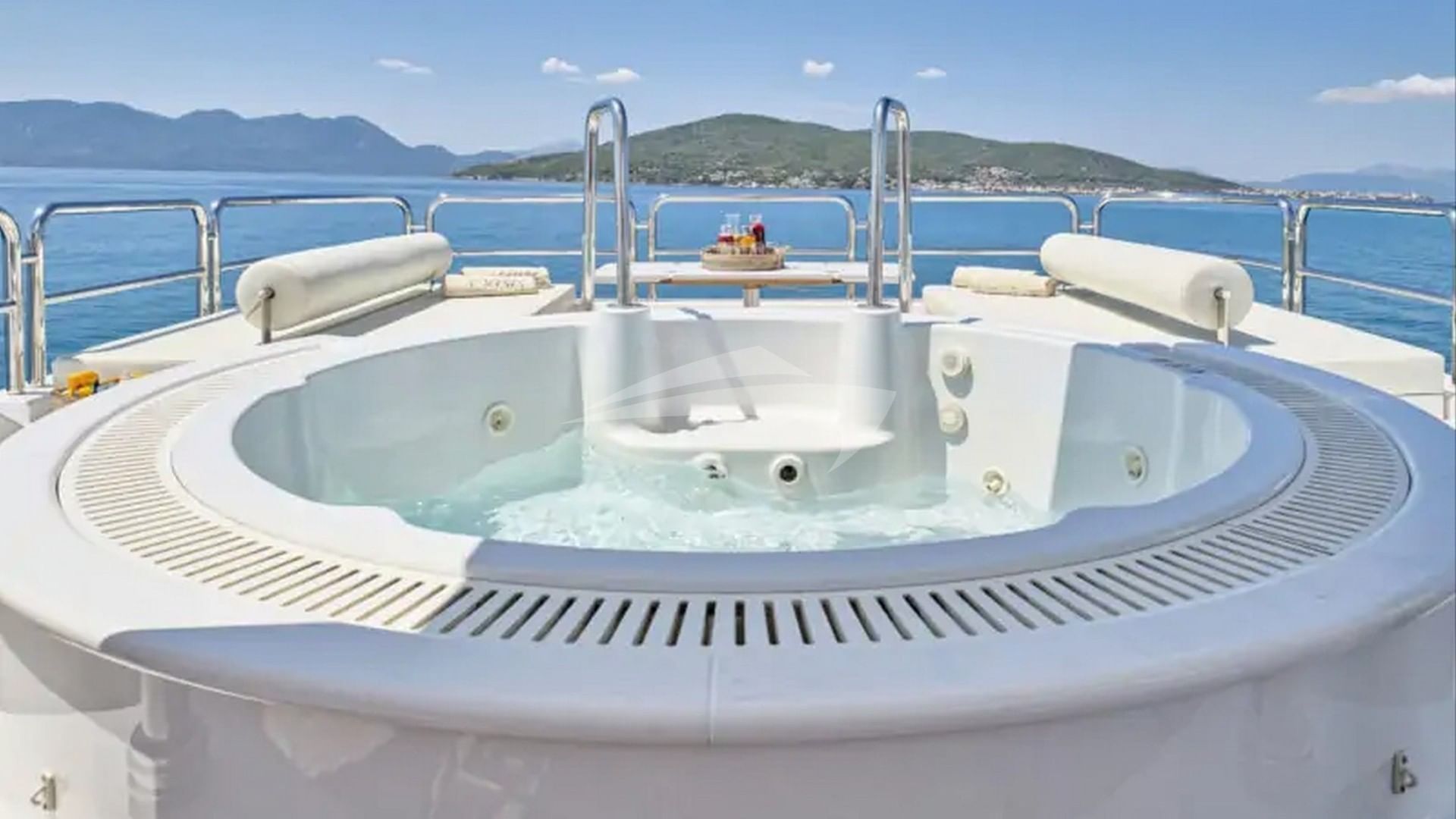 Deck Jacuzzi