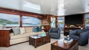 Yacht Charter OUTTA TOUCH With Worth Avenue Yachts