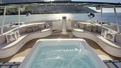 Sun Deck & Jacuzzi