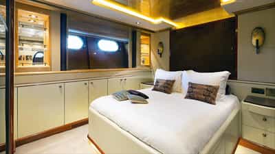 Guest cabin