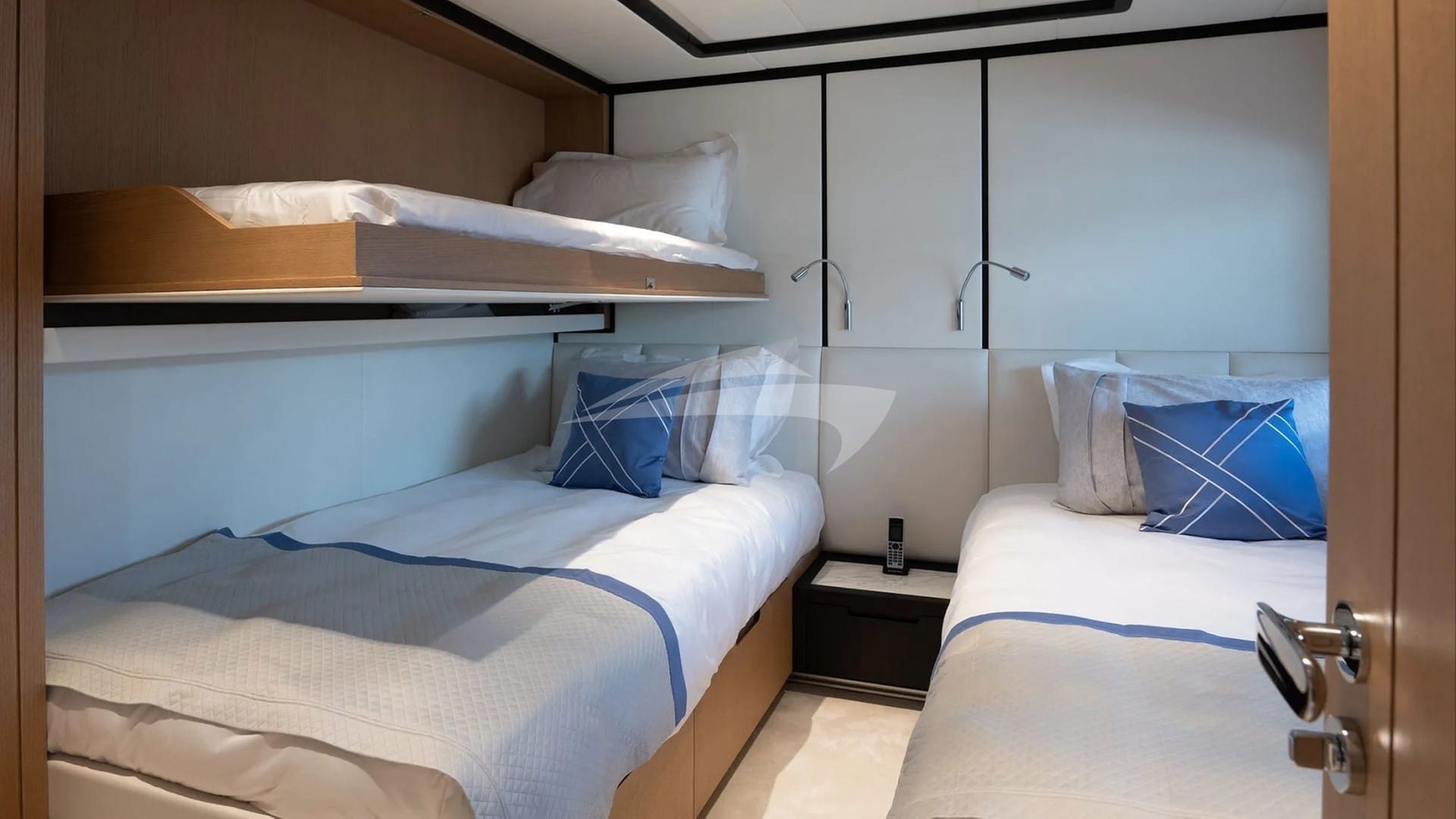 Twin Cabin with Pullman