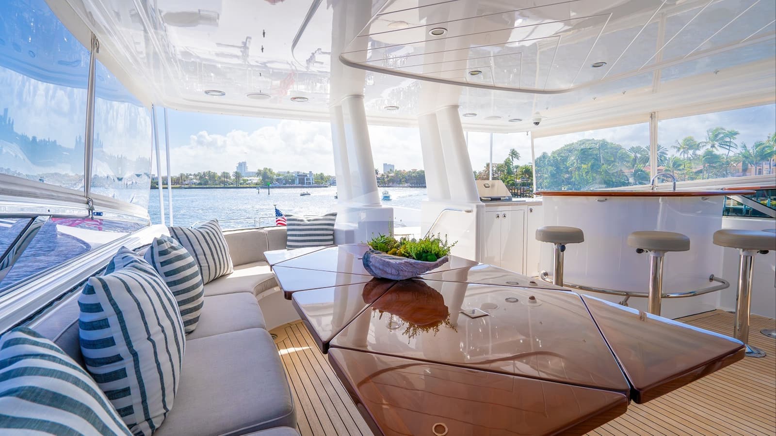 SLEEPOVER, photo from the yacht portfolio 21