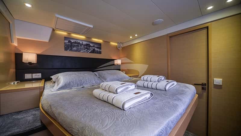 AURA 17m sailing yacht charter, photo 2