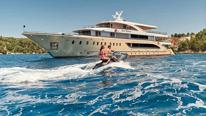 QUEEN ELEGANZA 49m motor yacht charter, photo 2