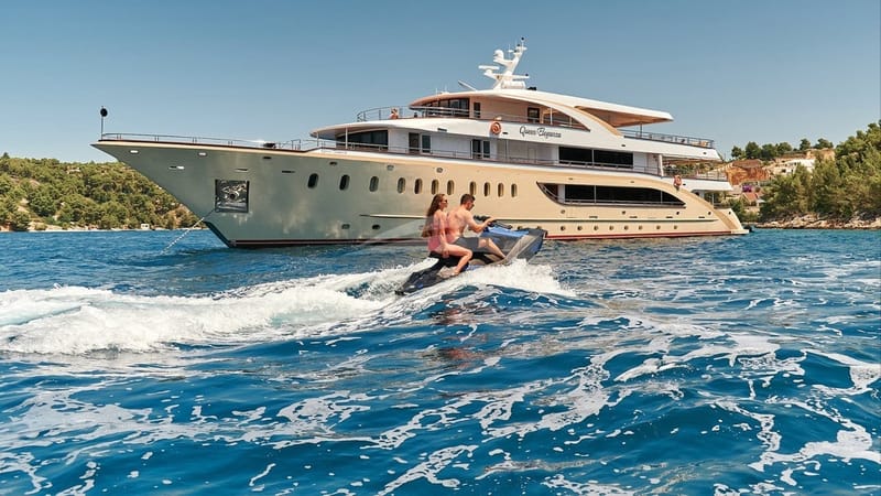 QUEEN ELEGANZA Watersports