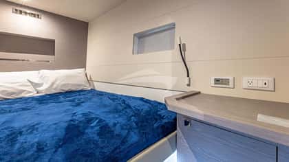 HAPPY PLACE 13m motor yacht charter, photo 7