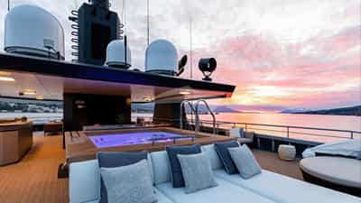 Jacuzzi on top deck