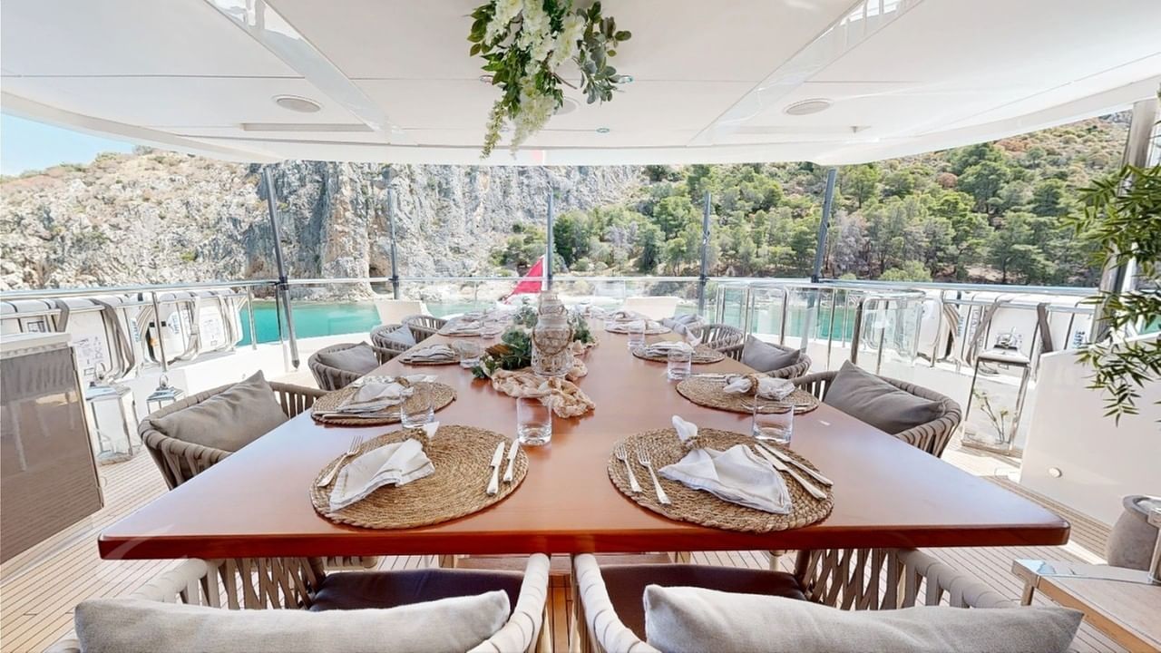 Upper deck al frecso