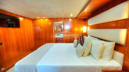 VOYAGER 26m motor yacht charter, photo 8