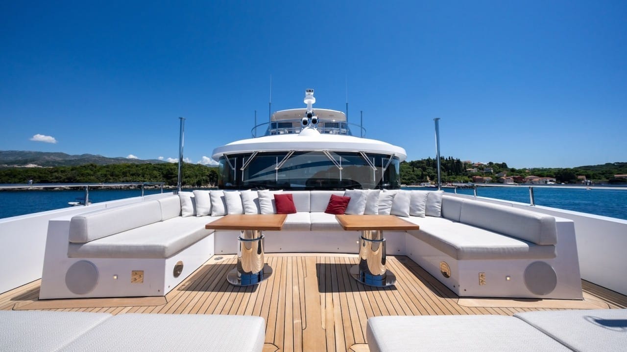 Upper deck aft