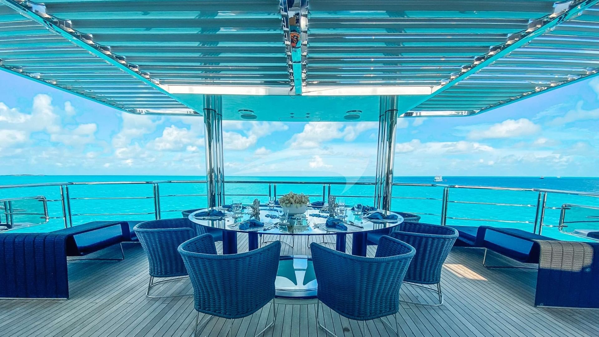 Bridge Deck Aft Dining