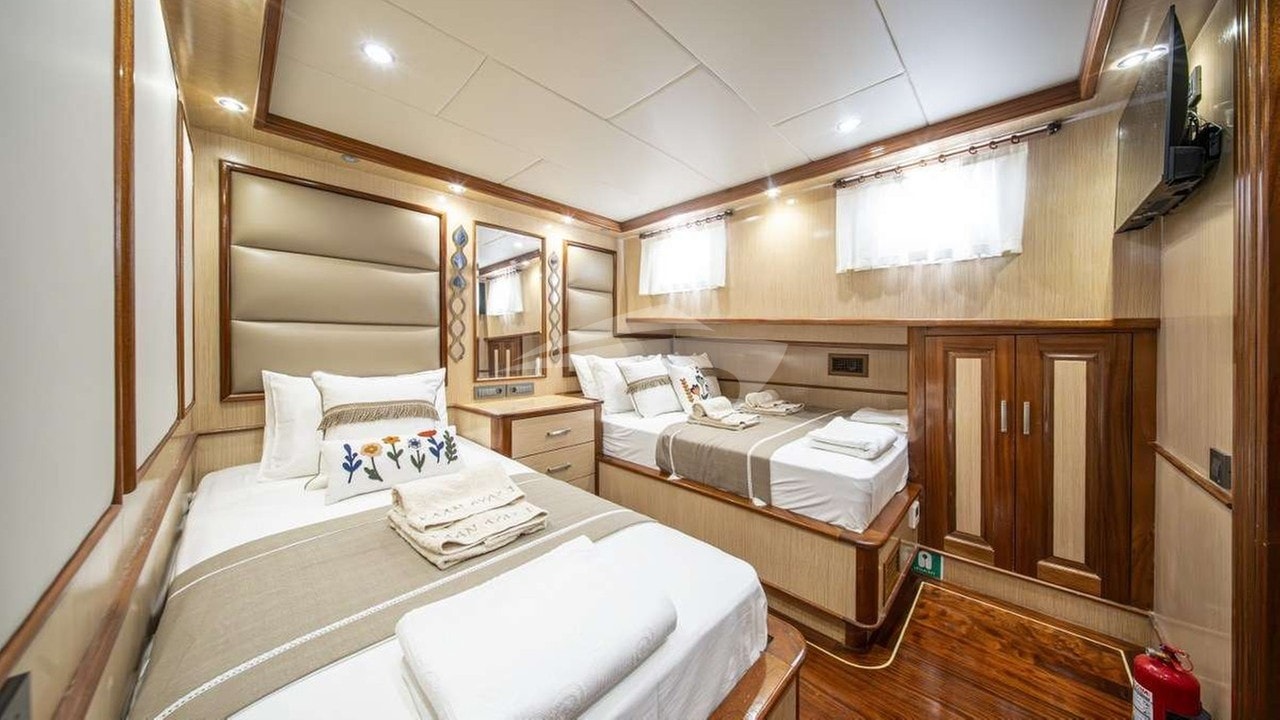 Double Cabin