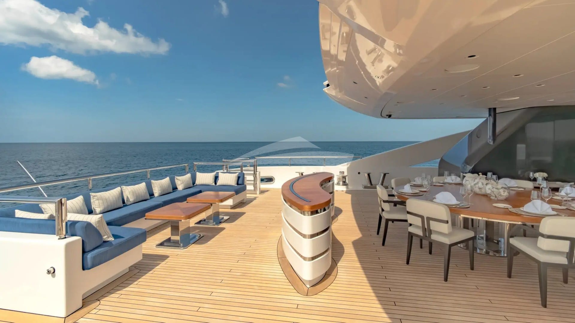 Main deck aft seating and dining area