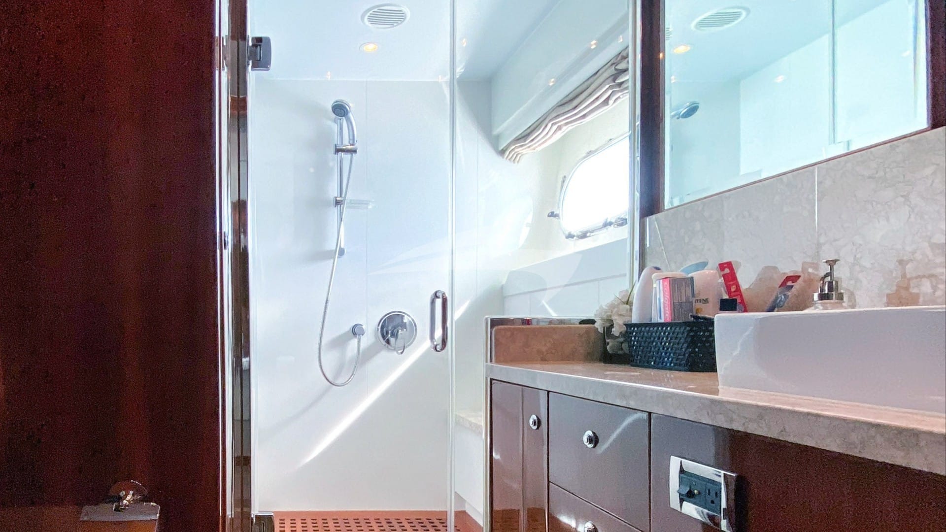 Queen Stateroom Bathroom