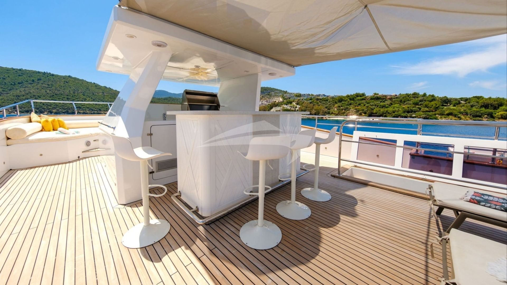 Outdoor Bar on Sundeck