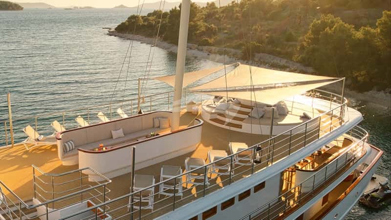 BELLEZZA 52m motor yacht charter, photo 10