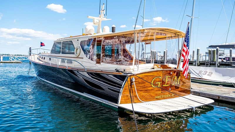 GEM 20m motor yacht charter