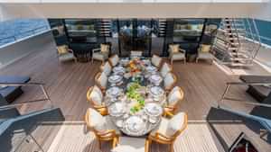 Upper deck al fresco dining