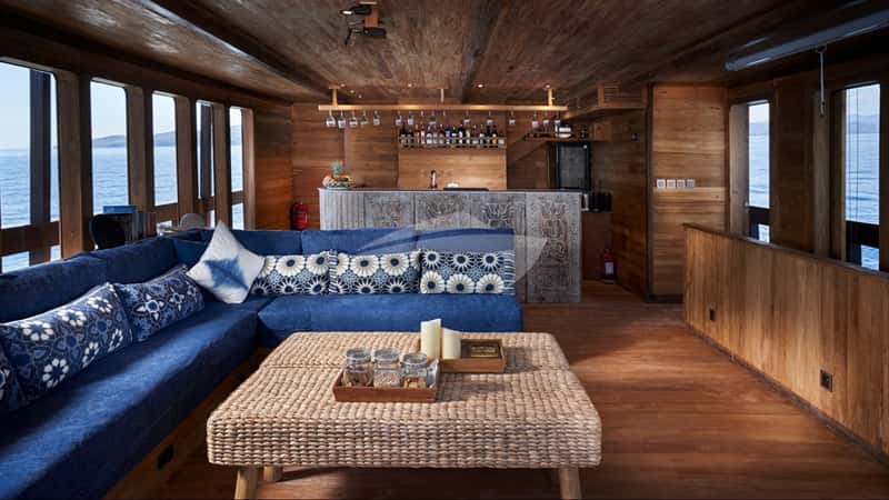 ORACLE 35m sailing yacht charter, photo 6