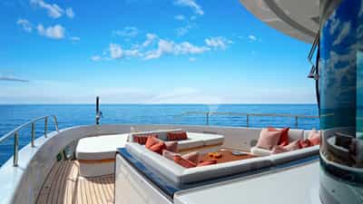Bow Lounge