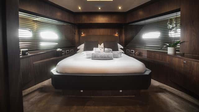 BLADE 6 yacht charter photo 4