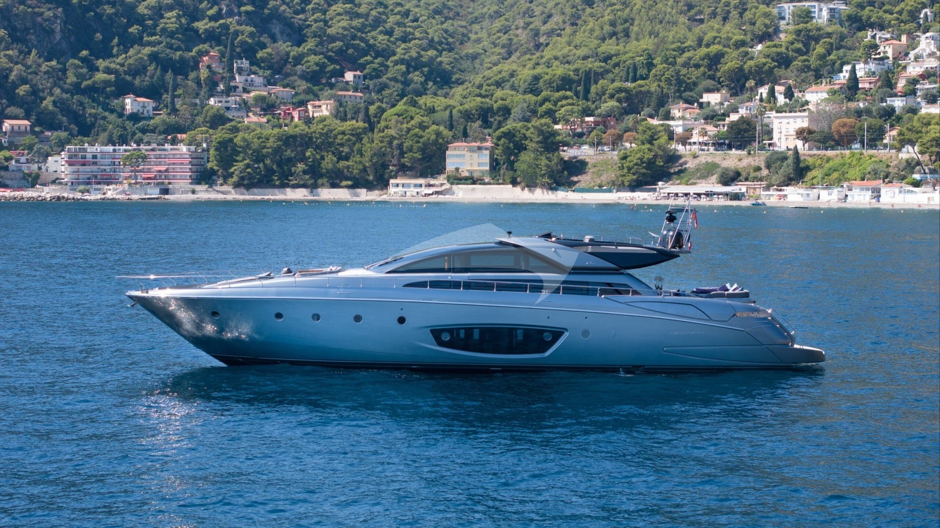 SILVER BREEZE プライベートヨット - 2010 Riva モーターヨット