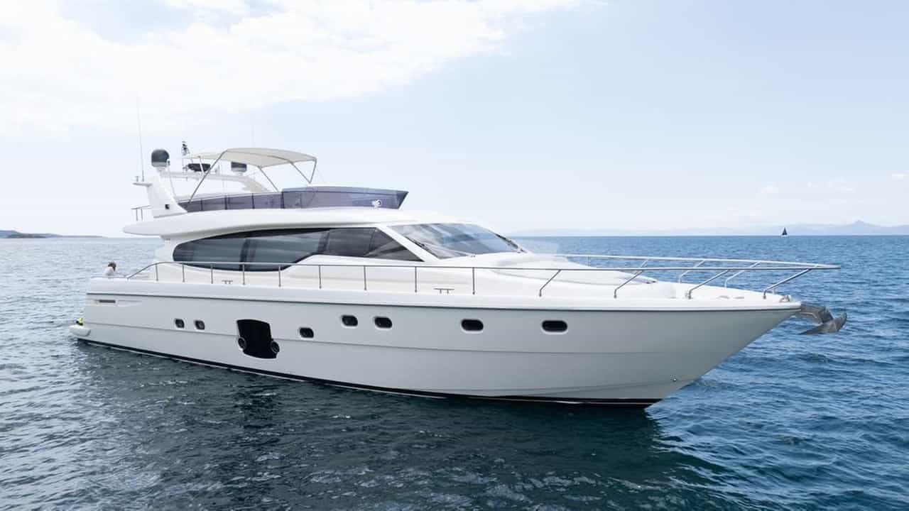 ESCAPE yacht charter