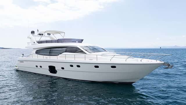 ESCAPE 20m motor yacht for charter