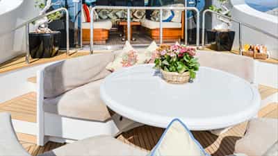 Aft deck dining