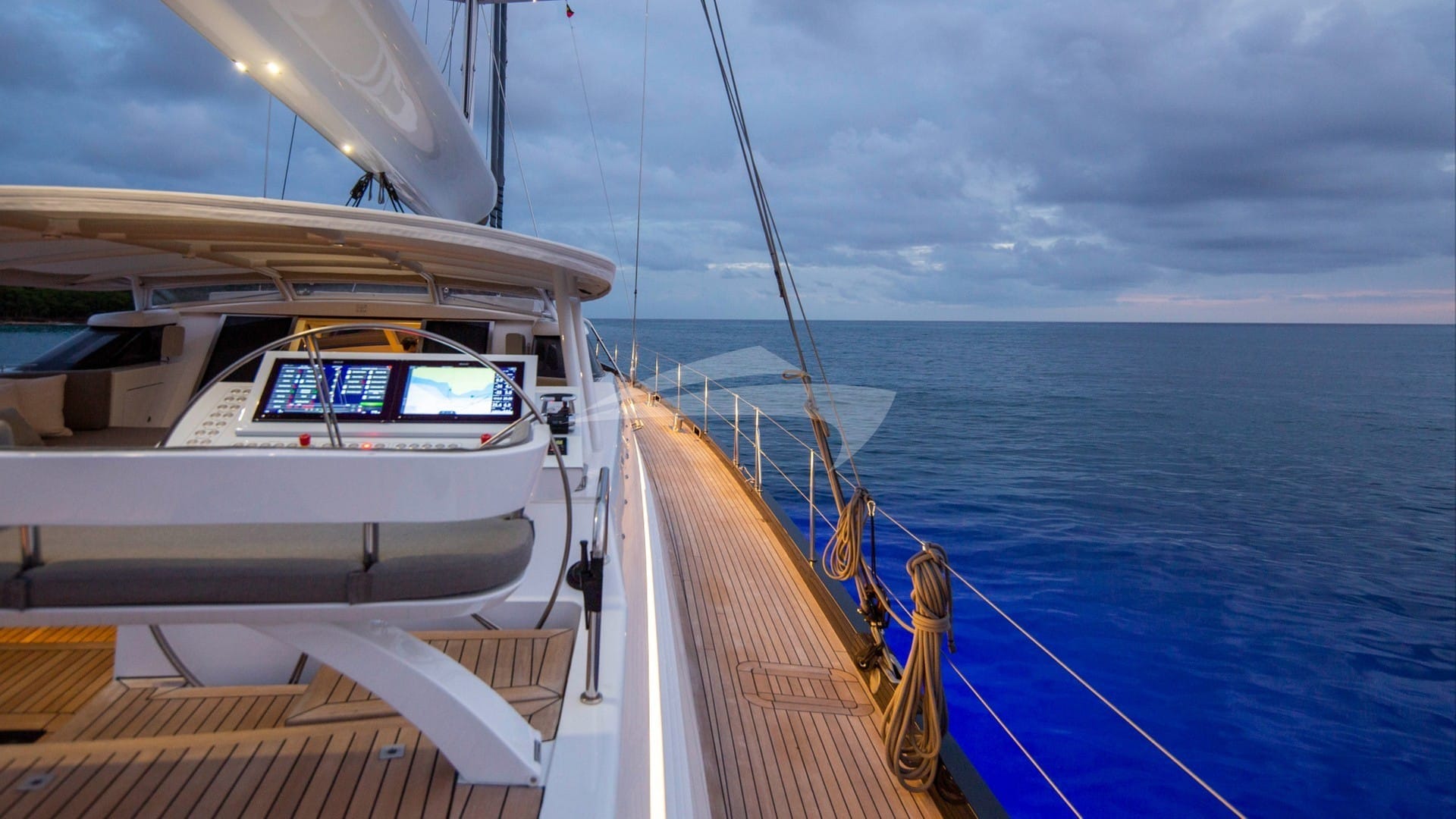 Generous side decks & high stanchions