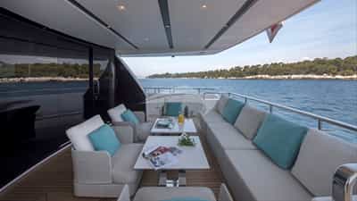 Aft seating