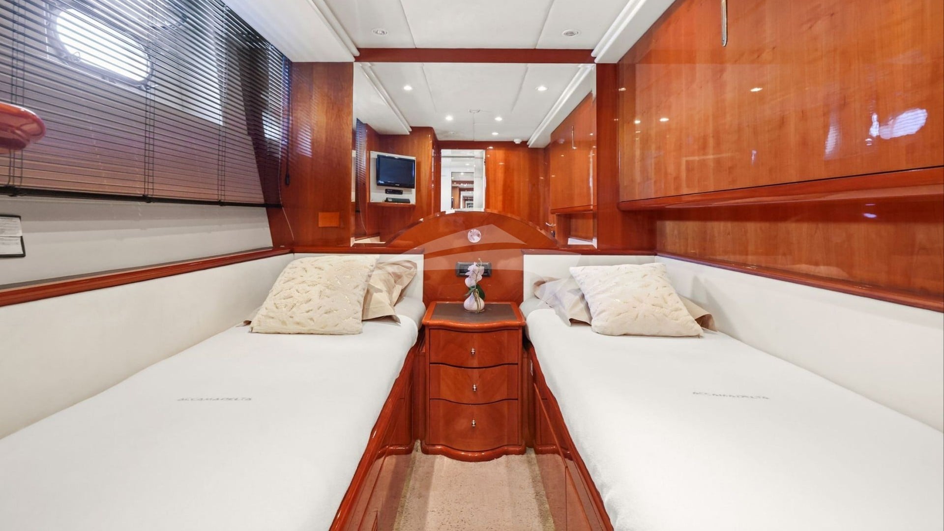 Twin Cabin