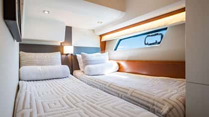 WHISKY AND WAVES 16m motor yacht charter, photo 9