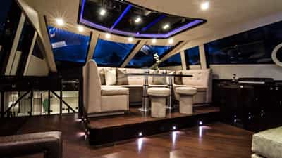 Salon Dining