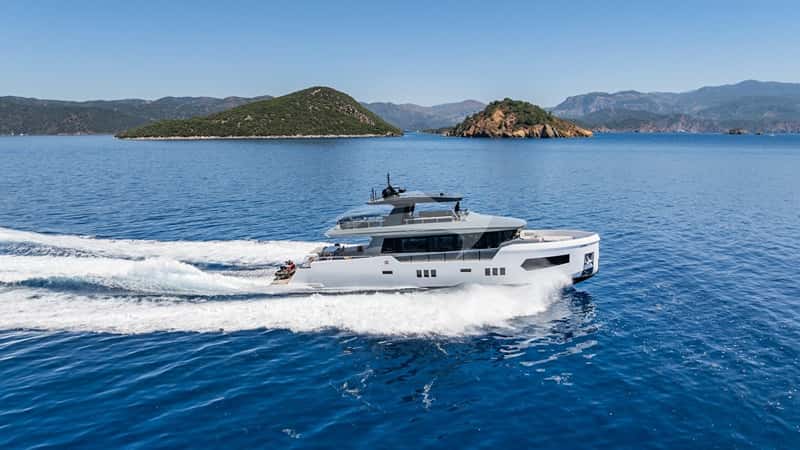 FERRO 77 26m motor yacht charter, photo 9
