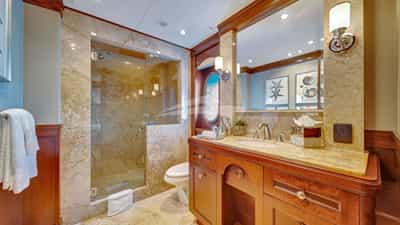 Port Fwd Queen Ensuite