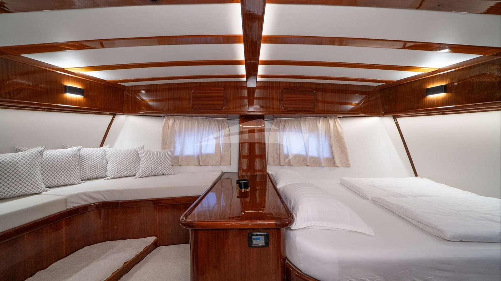 ALLURE, Aufnahme aus dem Yachtportfolio 15