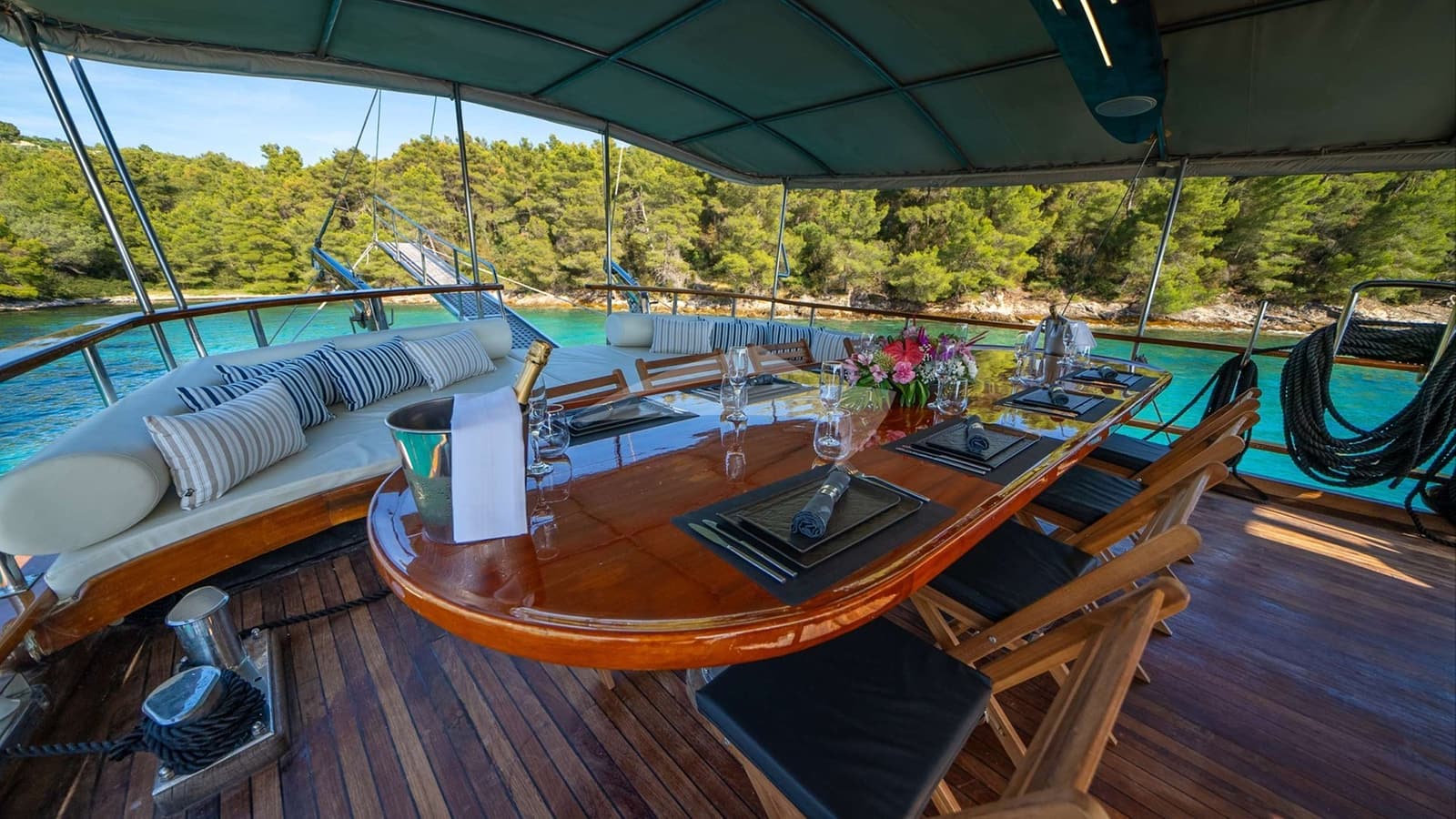ALLURE, Aufnahme aus dem Yachtportfolio 10