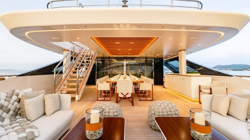 Upper deck aft